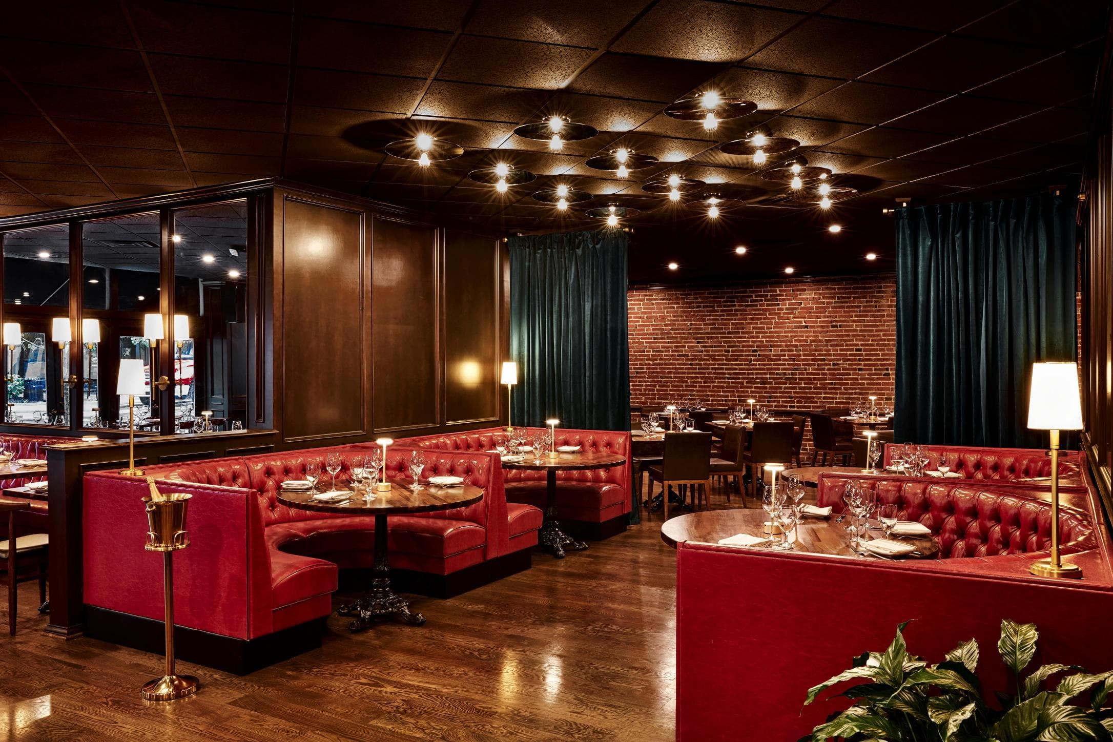 Sassafras restaurant dining interior